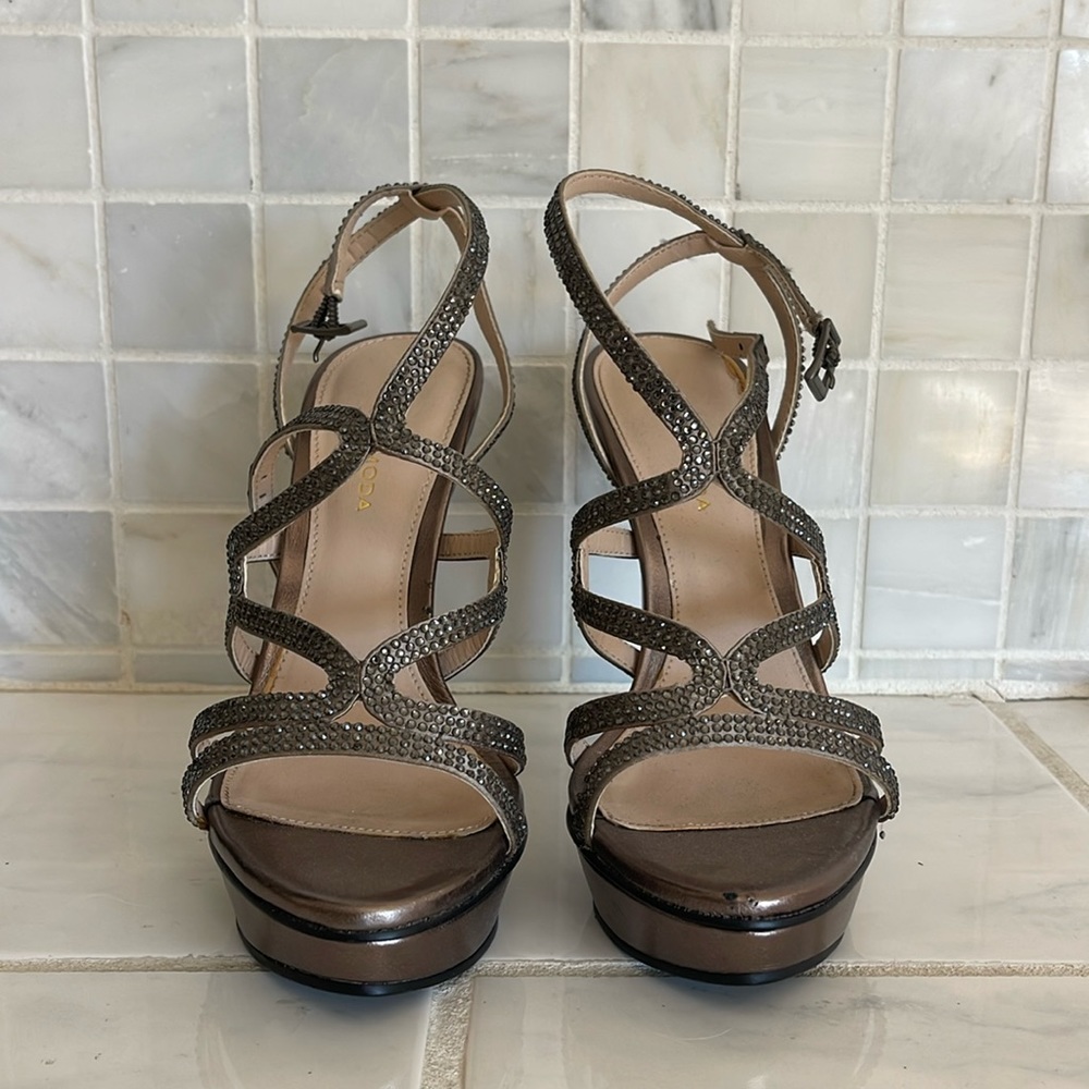Pelle Moda bronze high heel